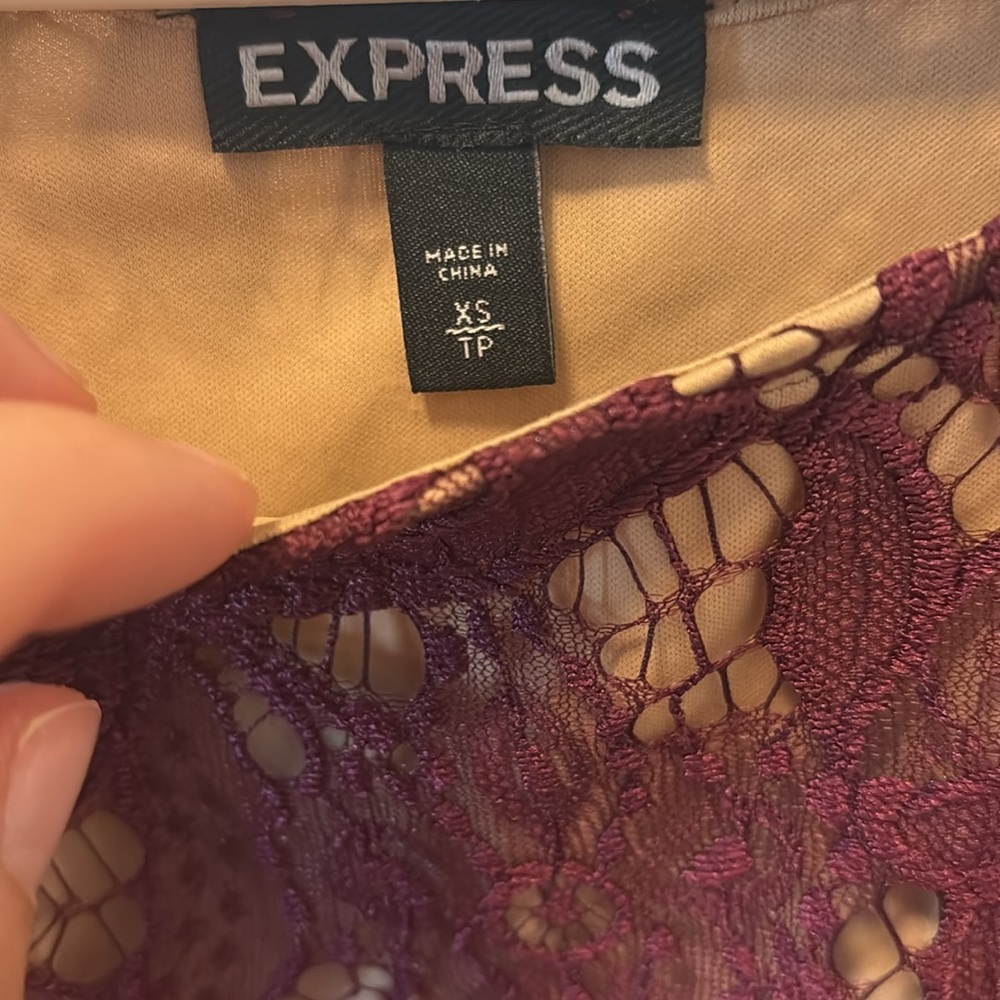 Express lace blouse - Picture 2 of 2